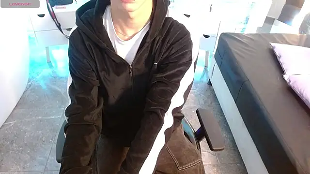 kaelwolf tay online show from November 30, 2025, 11:47 am