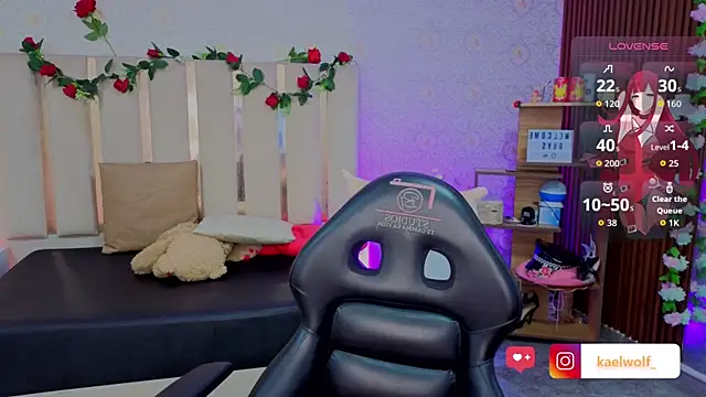 kaelwolf tay online show from April 7, 2026, 7:25 pm