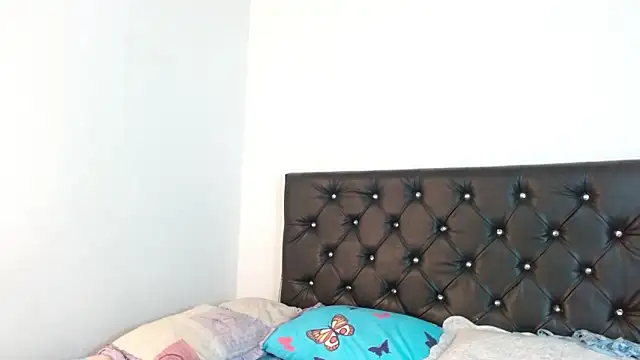 Ameliejoness  online show from April 11, 2026, 8:57 pm