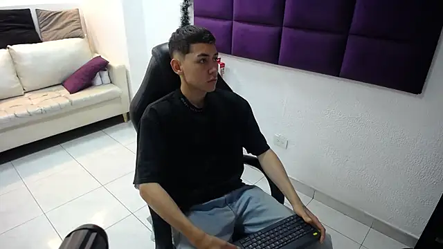 LoganFoster  online show from December 22, 2025, 8:17 pm