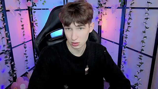 Snapshot of Maxwellchiik chatting on November 30, 2025, 8:46 pm Maxwellchiik online show from November 30, 2025, 8:46 pm