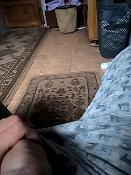 Snapshot of Alexutz21 chatting on March 28, 2026, 5:07 am Alexutz21 online show from March 28, 2026, 5:07 am