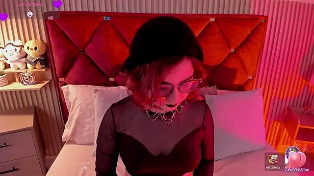 Snapshot of Kiri_Velvet chatting on April 28, 2026, 8:25 pm Kiri Velvet online show from April 28, 2026, 8:25 pm