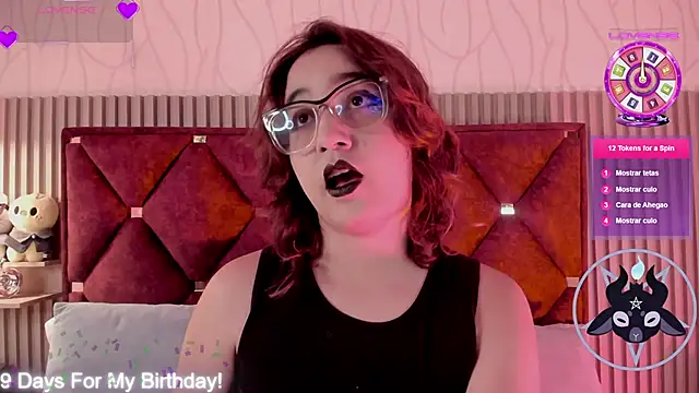 Snapshot of Kiri_Velvet chatting on May 4, 2026, 8:05 pm Kiri Velvet online show from May 4, 2026, 8:05 pm