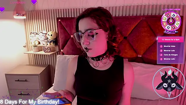 Snapshot of Kiri_Velvet chatting on May 5, 2026, 7:55 pm Kiri Velvet online show from May 5, 2026, 7:55 pm
