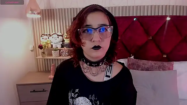 Snapshot of Kiri_Velvet chatting on May 14, 2026, 8:48 pm Kiri Velvet online show from May 14, 2026, 8:48 pm