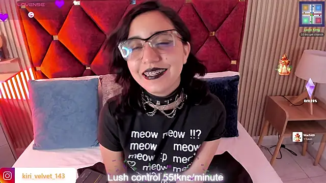 Snapshot of Kiri_Velvet chatting on June 20, 2026, 3:31 am Kiri Velvet online show from June 20, 2026, 3:31 am