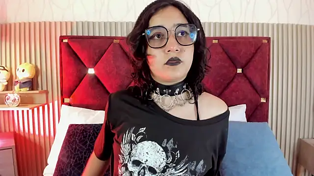 Snapshot of Kiri_Velvet chatting on June 25, 2026, 2:44 am Kiri Velvet online show from June 25, 2026, 2:44 am