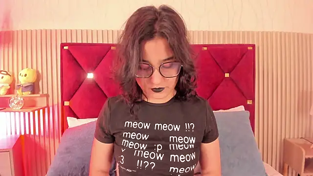 Snapshot of Kiri_Velvet chatting on July 1, 2026, 2:24 am Kiri Velvet online show from July 1, 2026, 2:24 am