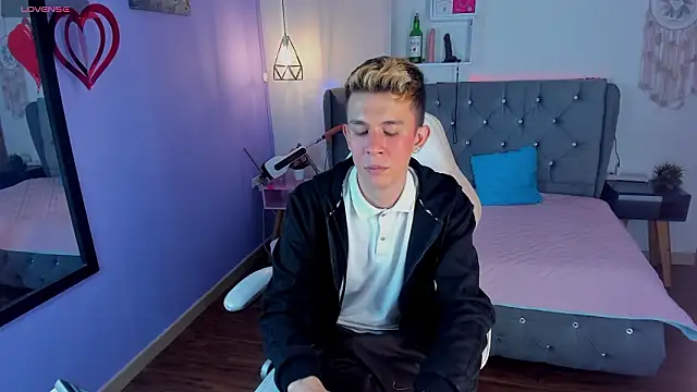 Juaan Diick online show from March 3, 2026, 5:52 pm