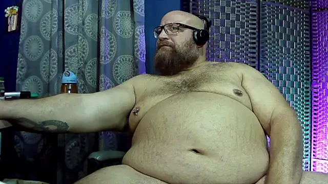 BigBearforCuddles online show from June 10, 2026, 1:50 am