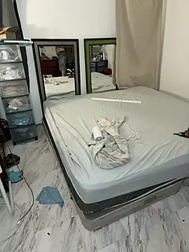 2addictivelyhorny online show from March 15, 2026, 7:14 am