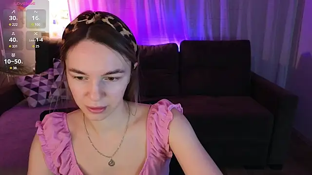 Snapshot of molly_crystal chatting on January 11, 2026, 1:32 am molly crystal online show from January 11, 2026, 1:32 am