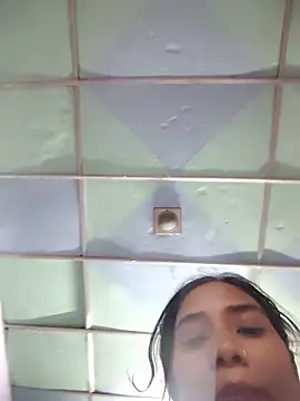 aarti03fb online show from April 16, 2026, 9:04 pm