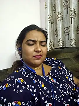 Tamil Smiley Queen online show from November 25, 2025, 9:59 pm