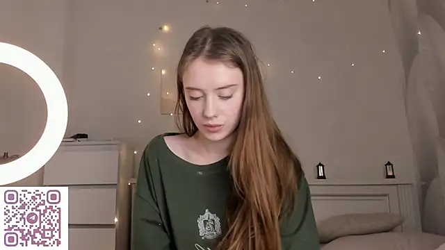 AmyForYouu online show from December 13, 2025, 9:09 pm