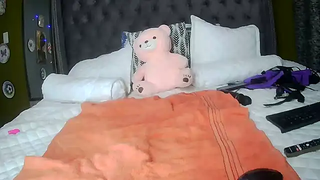 JuicyEbonyGoddess online show from February 19, 2026, 10:17 pm