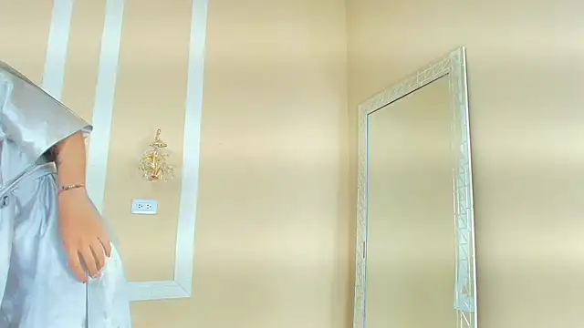 HallieStone online show from January 8, 2026, 1:35 pm