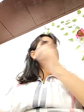 Sexolinaa online show from May 8, 2026, 11:48 am