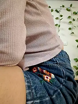 Sexolinaa online show from May 10, 2026, 6:18 am