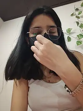 Sexolinaa online show from May 24, 2026, 5:40 pm