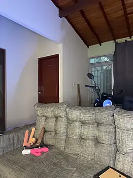 Miia moonn online show from April 8, 2026, 1:27 am