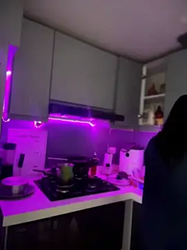 SaraAndrade  online show from April 9, 2026, 11:37 am