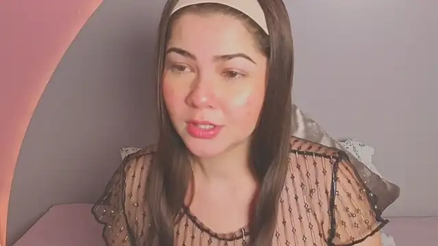 amyvans  online show from May 29, 2026, 11:25 pm