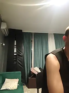 Razvan696969 online show from April 7, 2026, 6:52 pm