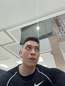 OliverWest04 online show from June 26, 2026, 11:09 pm