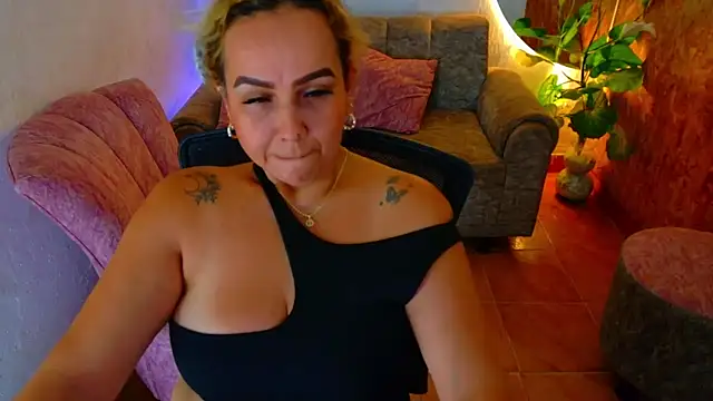 Aunty milf online show from April 1, 2026, 7:11 pm