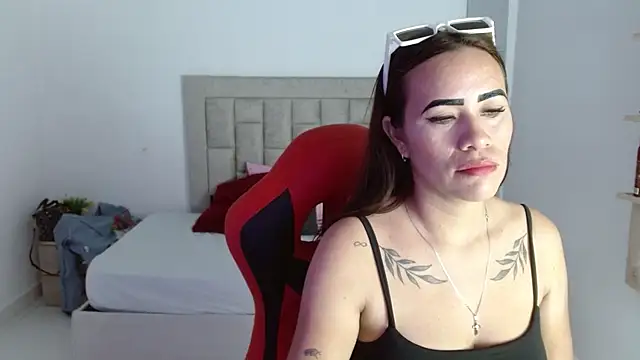 Snapshot of Kim-Fiori chatting on November 28, 2025, 6:54 pm Kim-Fiori online show from November 28, 2025, 6:54 pm