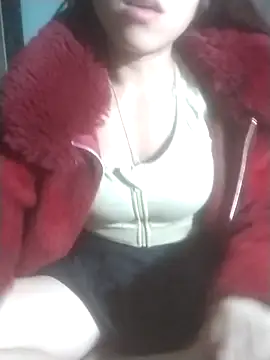 tieutam122 online show from February 10, 2026, 8:02 pm