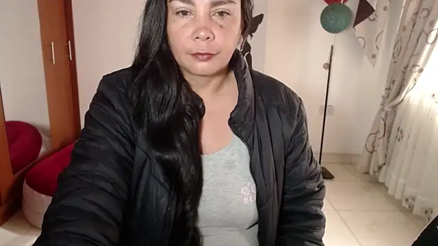 vivian-milf online show from January 6, 2026, 12:20 pm