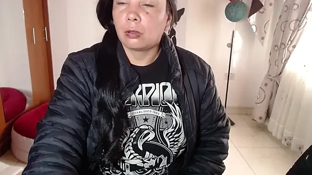 vivian-milf online show from January 15, 2026, 12:43 pm