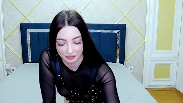 SaraElisse online show from November 26, 2025, 8:21 pm