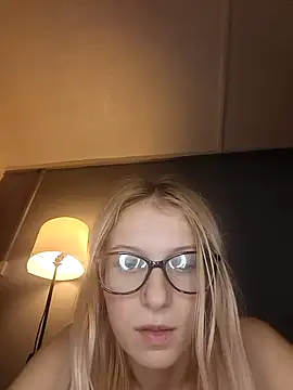 Stargirl247 online show from November 28, 2025, 1:08 am