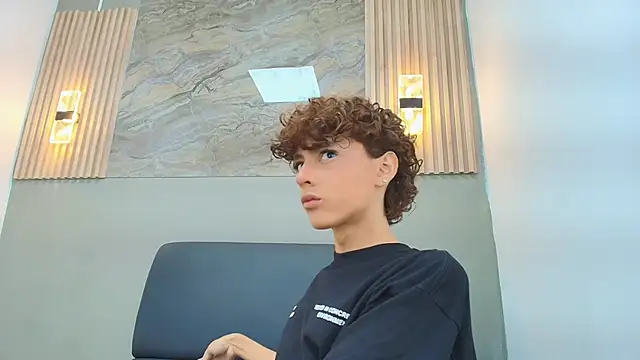 CRISS ALLEN1 online show from February 9, 2026, 12:42 pm