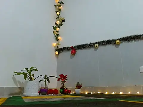 seductrixee online show from December 21, 2025, 1:46 am