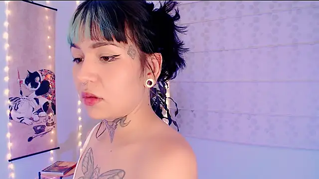 justmartina  online show from April 8, 2026, 2:00 am