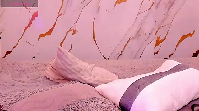 Dakota ferreti  online show from April 22, 2026, 9:16 pm