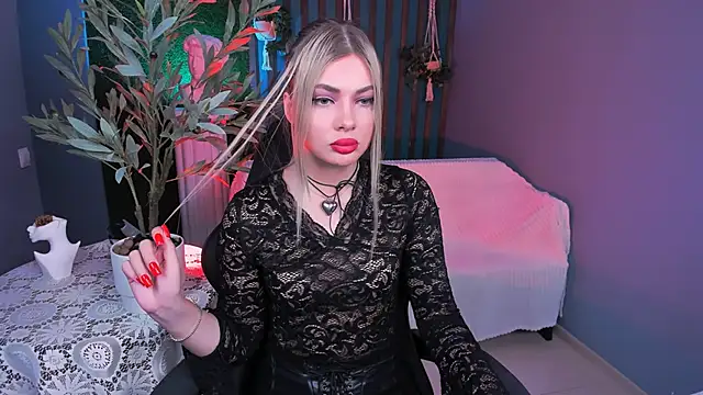 Snapshot of HyileyClark chatting on March 7, 2026, 5:26 am HyileyClark online show from March 7, 2026, 5:26 am