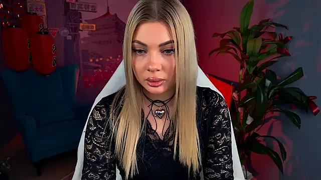 Snapshot of HyileyClark chatting on March 10, 2026, 9:14 am HyileyClark online show from March 10, 2026, 9:14 am