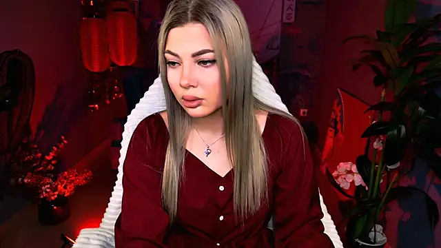 Snapshot of HyileyClark chatting on March 25, 2026, 9:15 am HyileyClark online show from March 25, 2026, 9:15 am