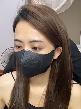 Lunamoon68 online show from April 11, 2026, 4:17 am