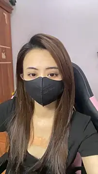 Lunamoon68 online show from April 18, 2026, 4:16 am