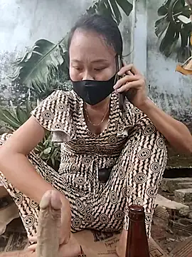 Snapshot of LoveDirty3x chatting on November 29, 2025, 12:24 am LoveDirty3x online show from November 29, 2025, 12:24 am