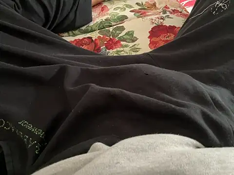 Snapshot of erdestruttor18 chatting on February 26, 2026, 7:51 am erdestruttor18 online show from February 26, 2026, 7:51 am