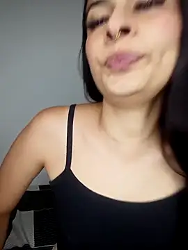 DARKJOLIE7 online show from April 1, 2026, 9:45 pm