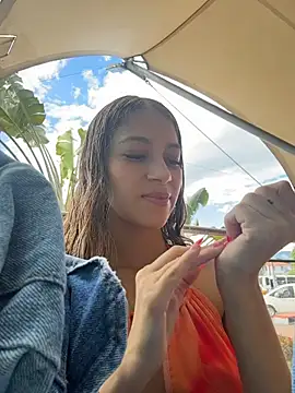 Vanneskk online show from June 1, 2026, 8:21 pm